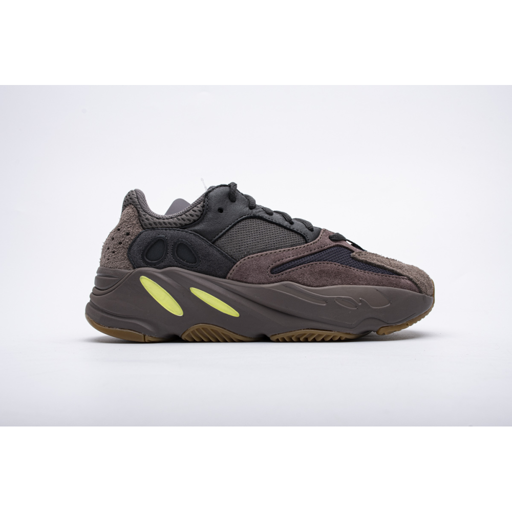 Yeezy Boost 700 Mauve Ee9614