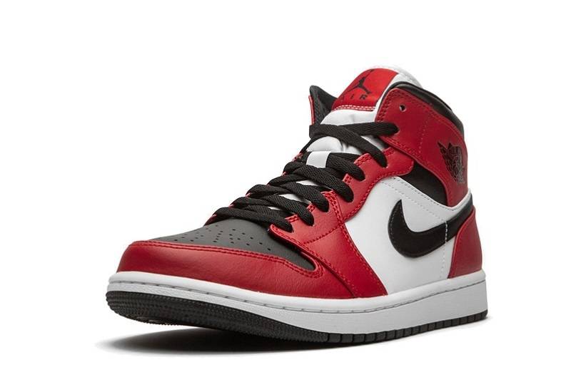 Jordan 1 “Black Toe” Mid