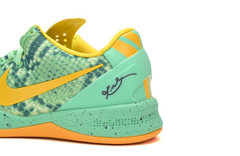 Kobe 8 &Quot;Green Glow&Quot;