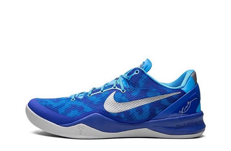 Kobe 8 "Blue Coral Snake"