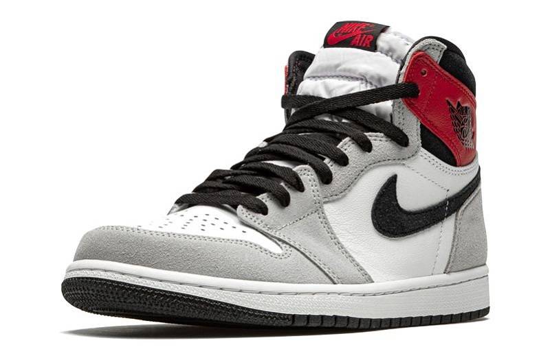 Air Jordan 1 High Og “Light Smoke Grey”