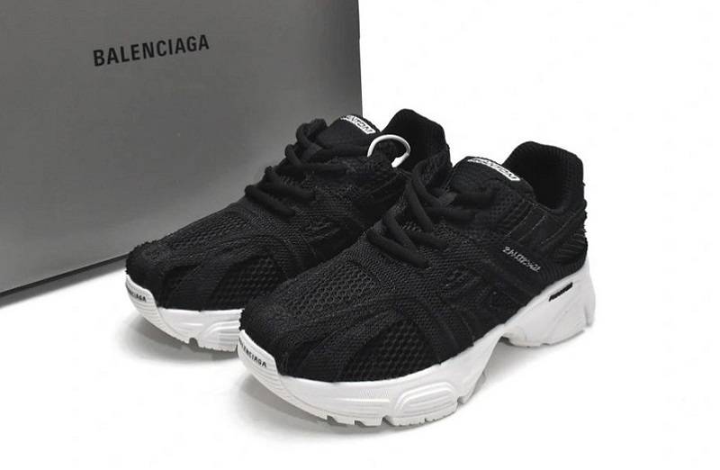 Balenciaga Phantom Sneaker “Black White”