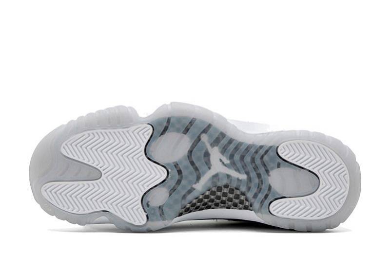 Jordan 11 Wmns “Metallic Silver”