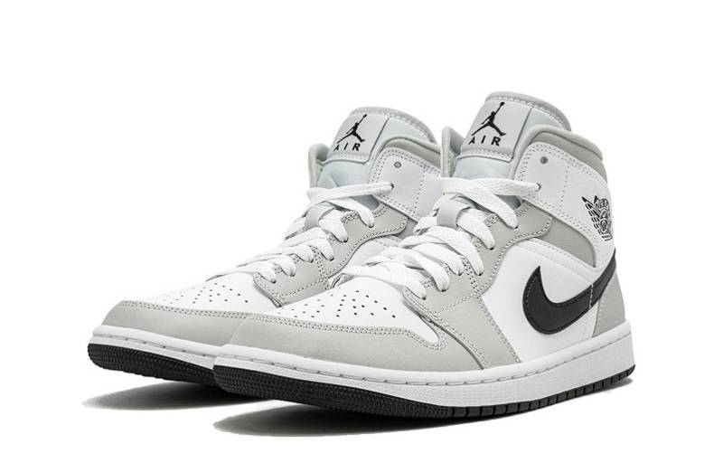 Air Jordan 1 “Light Smoke Grey” Mid