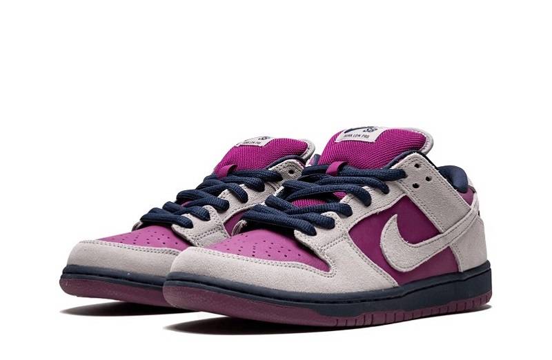 Sb Dunk Low “True Berry”