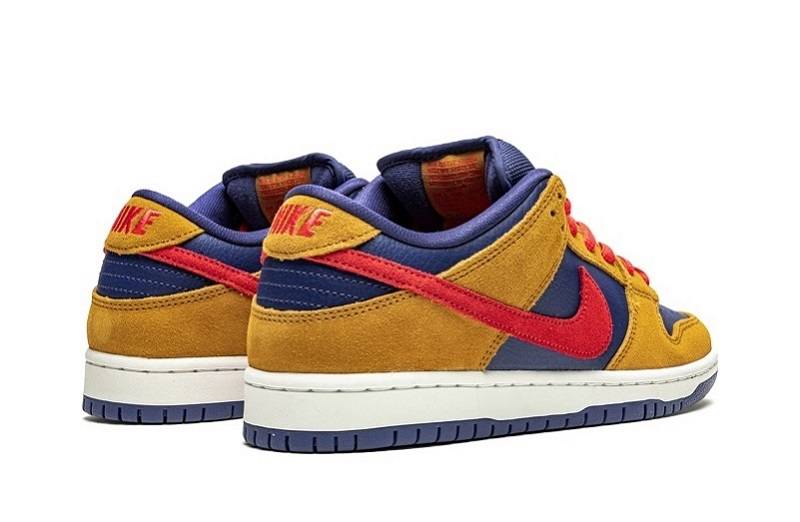 Sb Dunk Low “Pelle Hat”