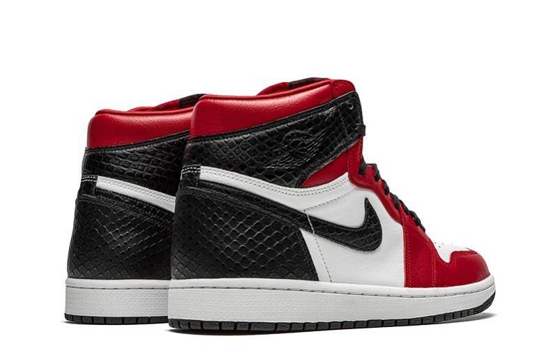 Air Jordan 1 High Og Wmns “Satin Snake”