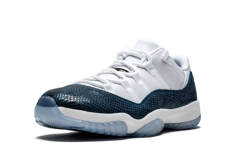 Air Jordan 11 Retro Low Le “Blue Snakeskin”