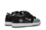 SB Dunk Low "Metallic Silver"