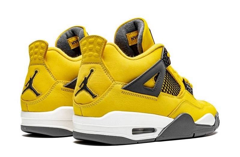 Air Jordan 4 “Lightning”