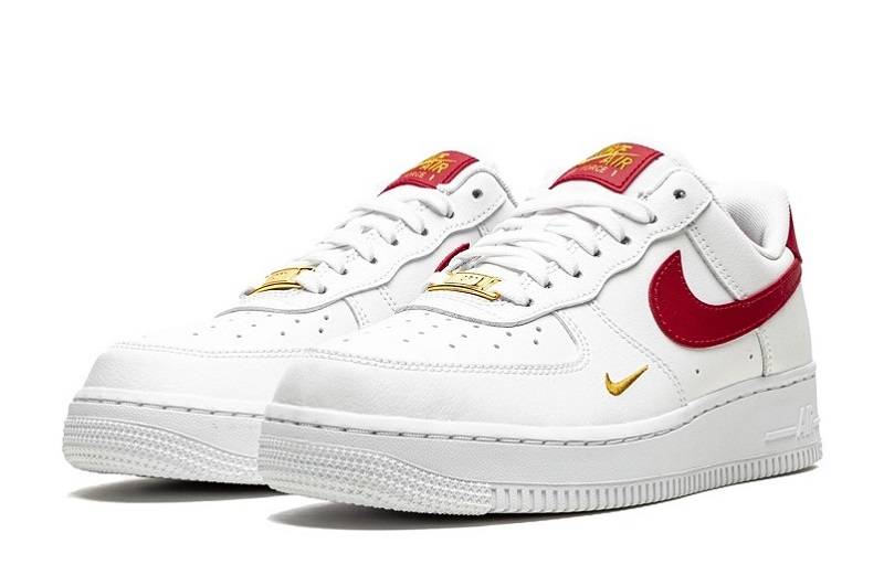 Air Force 1 ’07 Essential “White Gym Red”