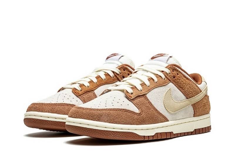 Dunk Low Prm “Medium Curry”