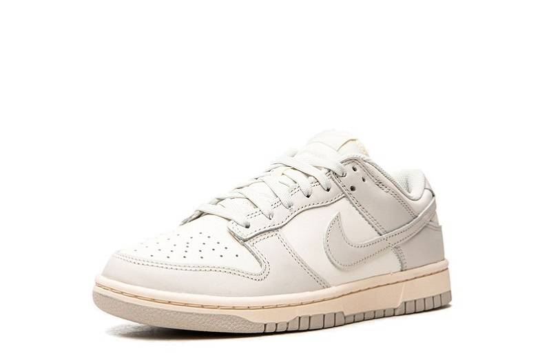 Nike Dunk Low “Light Bone”