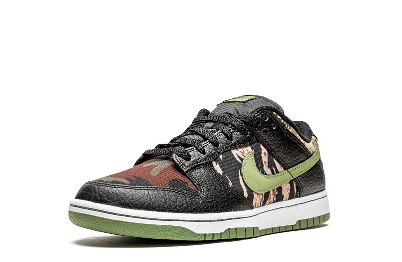 Dunk Low Se &Quot;Black Multi-Camo&Quot;