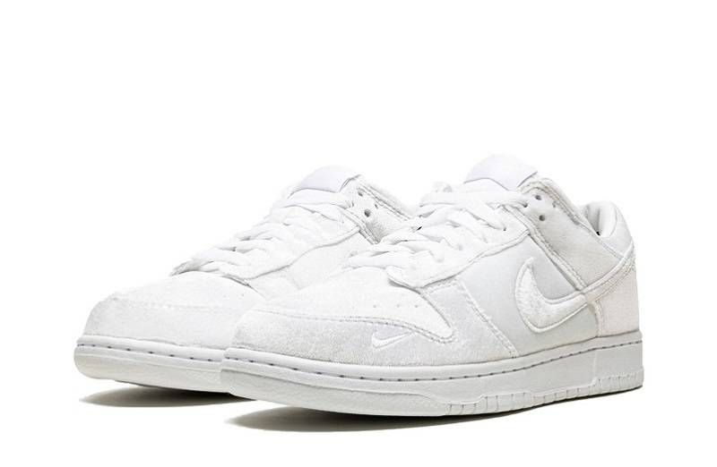 Dover Street Market X Nike Dunk Low “Tripl White”