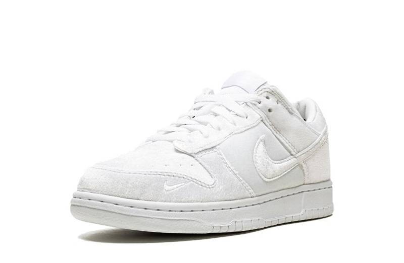 Dover Street Market X Nike Dunk Low “Tripl White”