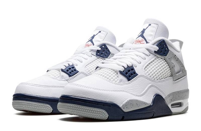 Jordan 4 “Midnight Navy”