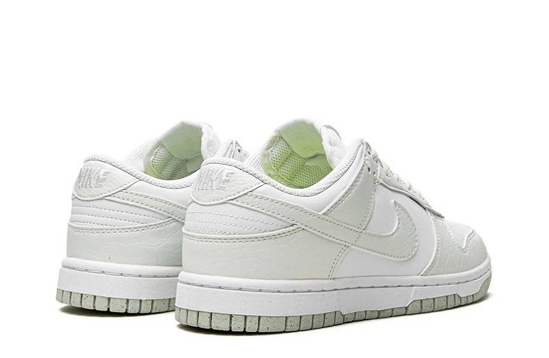 Dunks Low “White Mint”