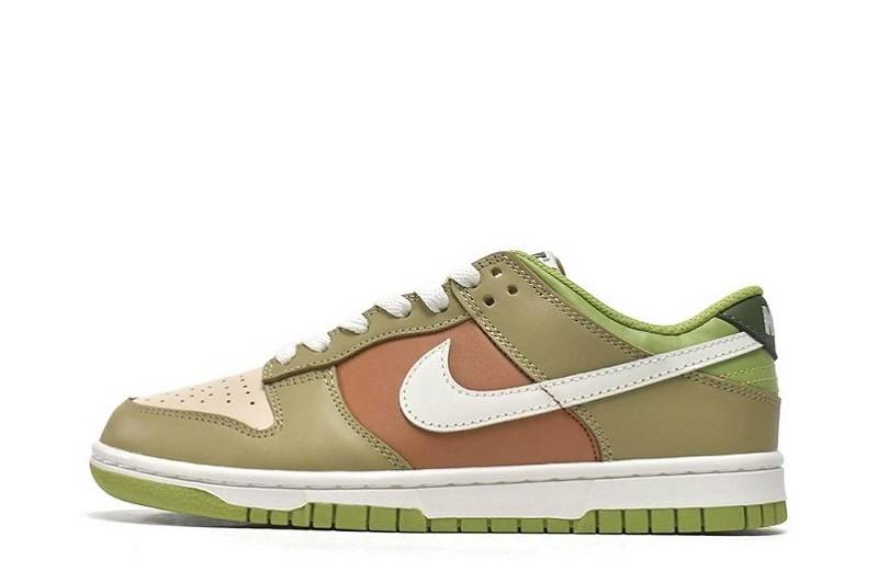 SB Dunk Low “Vivid Green”