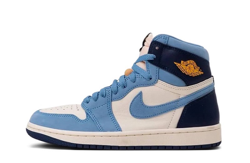 Wmns Air Jordan 1 Retro High OG "First in Flight"