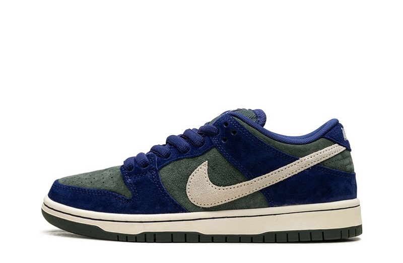 Dunk Low SB "Deep Royal Vintage Green"