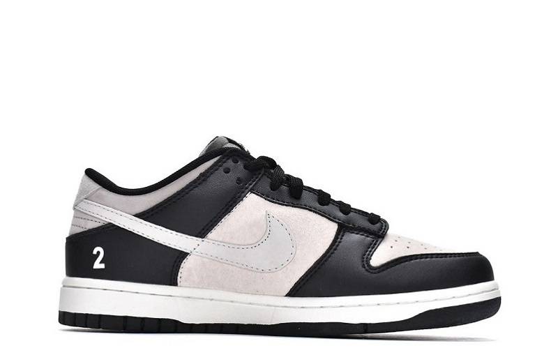 Dunks Low “Grey White”