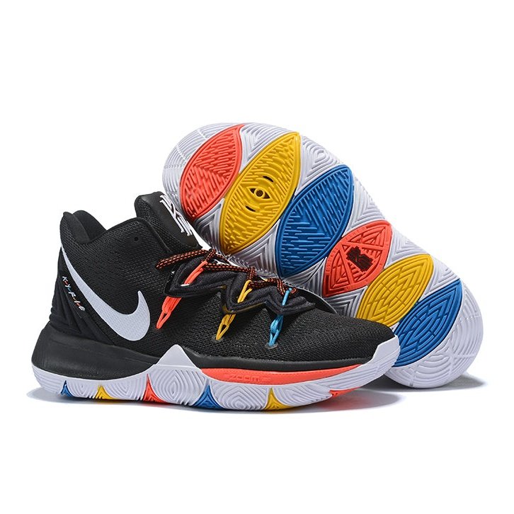 NIKE KYRIE 5 x FRIENDS