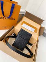 Louis Vuitton Portafoglio indossabile Vertical Trunk M82077，Size：10.7*17.5*6.8cm