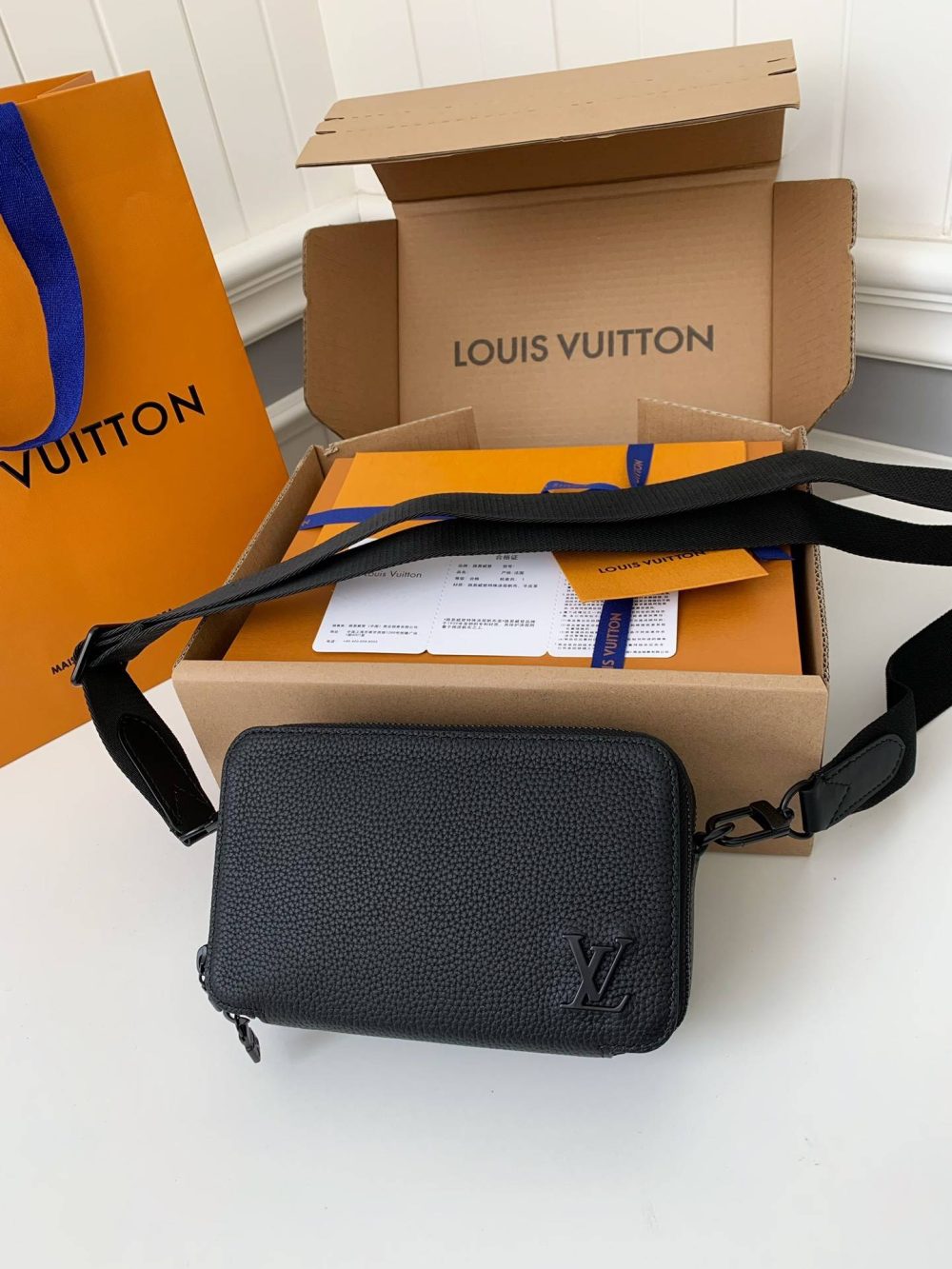 Louis Vuitton Portafoglio indossabile Alpha M59161，Size：18.5*11*6.5cm