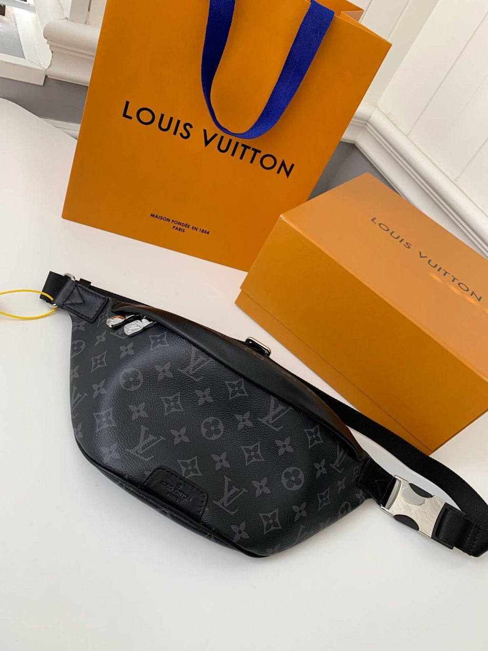 Louis Vuitton Marsupio Discovery M46035，Size：45*15*9cm