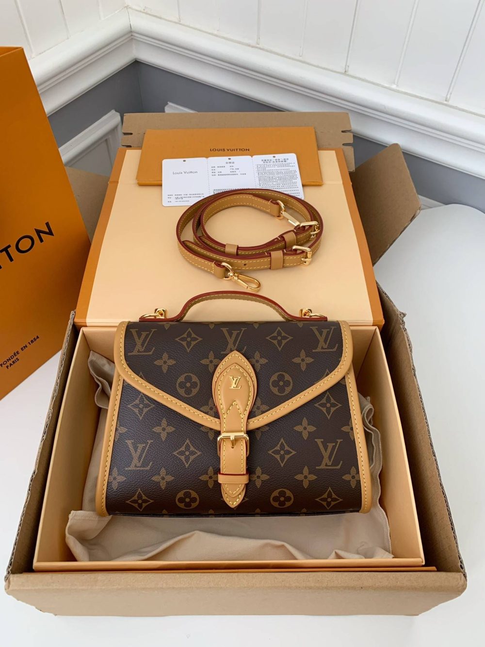 Louis Vuitton IVY M44919，Size：23.5*18*9cm