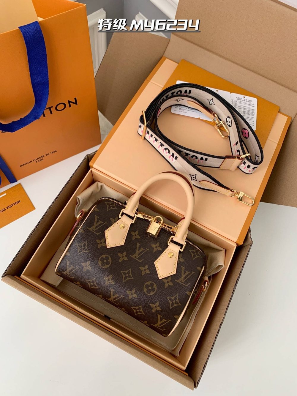 LOUIS VUITTON Speedy Bandoulière 20  Boston Bag M46234 SIZE：20*13*12cm