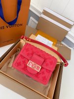 LOUIS VUITTON DAUPHINE MINI frame M20747，size：20*15*9CM