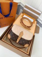 LOUIS VUITTON DIANE baguette M46317 size:9*15*24cm