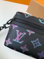 LOUIS VUITTON  COMET Full Leather Messenger Bag M22495