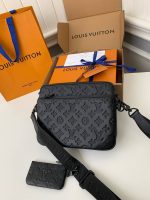 LOUIS VUITTON  TRIO Full Leather Messenger Bag M46602