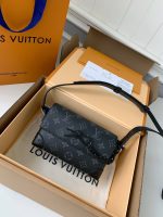 Louis Vuitton STEAMER Mini Handbag M81783, 18 * 11 * 6.5cm