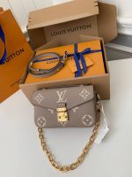 Louis Vuitton counter classic hot selling Pochette Métis East West bag M23081, 21.5 * 13.5 * 6cm