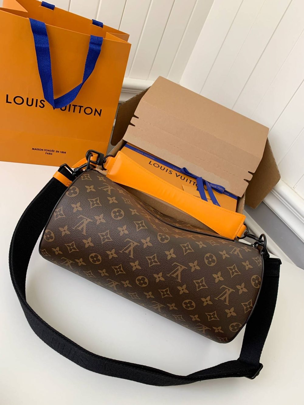 Louis Vuitton 2023 SOFT POLOCHON handbag M46691 Size: 33 * 17 * 17cm