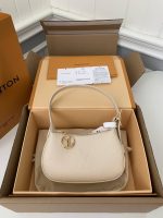 Louis Vuitton 23 New MINI MOON Handbag M82519, Top Quality Size: 20.5 * 11 * 5cm