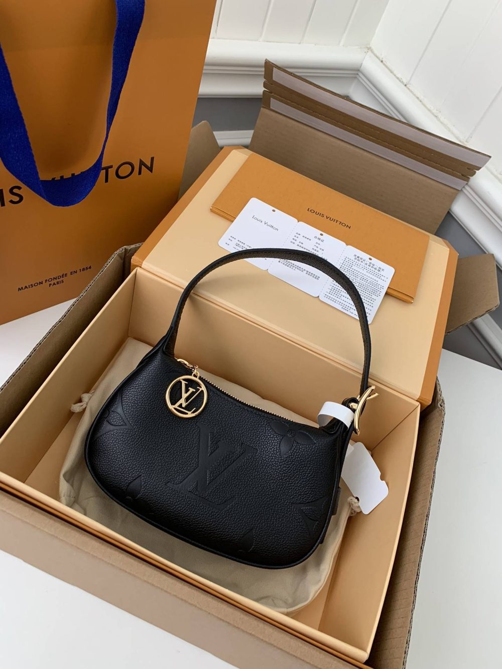 Louis Vuitton 23 New MINI MOON Handbag M82391, Top Quality Size: 20.5 * 11 * 5cm