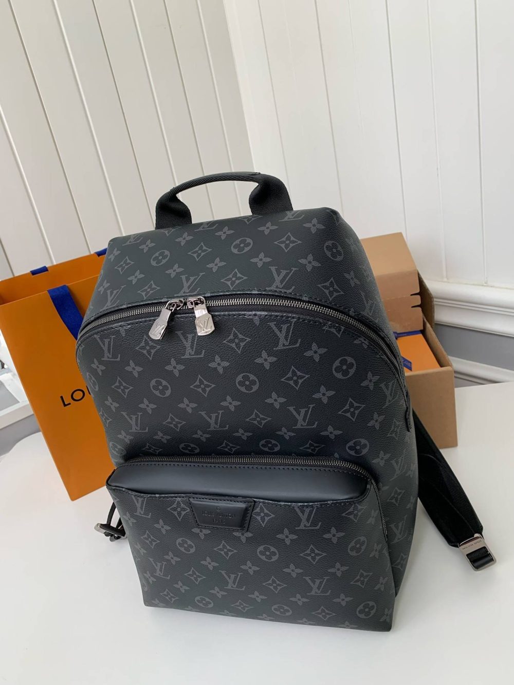 Louis Vuitton Men's DISCOVERY Black Flower Backpack M43186 Top Quality Size: 30 * 40 * 20cm