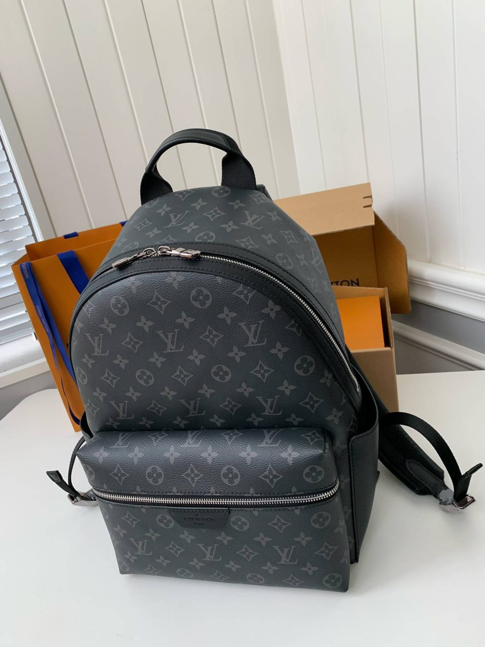 Louis Vuitton 24s New DISCOverY Small Backpack M20558, Top Quality Size: 29 * 38 * 20cm