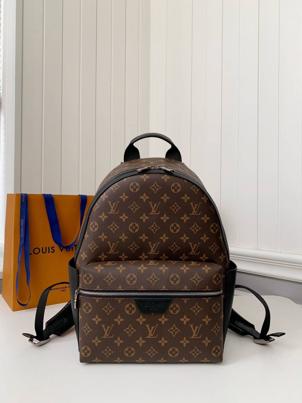 Louis Vuitton 24s New DISCOverY Small Backpack M46684, Top Quality   ?Size: 29 * 38 * 20cm