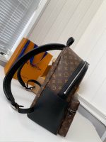 Louis Vuitton 24s New DISCOverY Small Backpack M46684, Top Quality   ?Size: 29 * 38 * 20cm