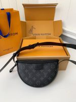 Louis Vuitton Autumn/Winter New LV MOON CROSSBODY Handbag M23835, Top Quality Size: 24.5 * 16 * 4.5c