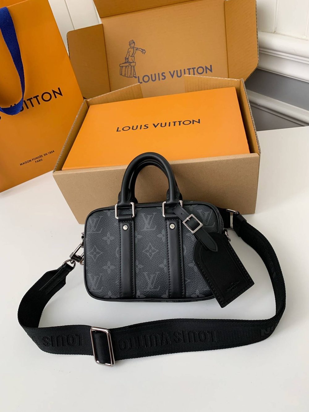 Louis Vuitton Autumn/Winter New NANO PORTE DOCUMENTS VOYAGE Handbag M82770, Top Quality