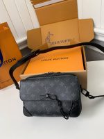 Louis Vuitton Autumn/Winter New STEAMER Black Flower Messenger Bag M46795, Top Quality