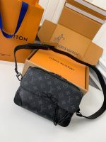 Louis Vuitton Autumn/Winter New STEAMER Black Flower Messenger Bag M46795, Top Quality