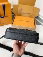 Louis Vuitton Autumn/Winter New STEAMER Black Flower Messenger Bag M46795, Top Quality